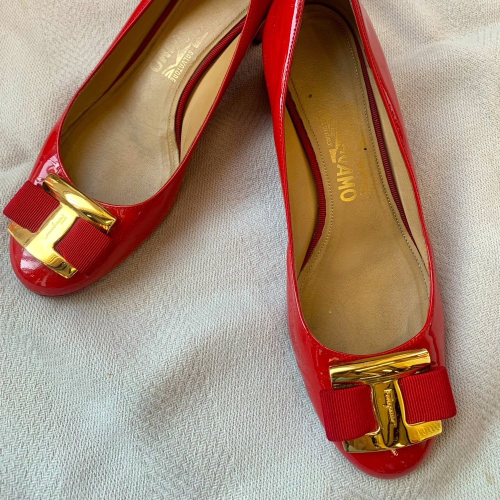 ferragamo vara chunky heel pumps loafers